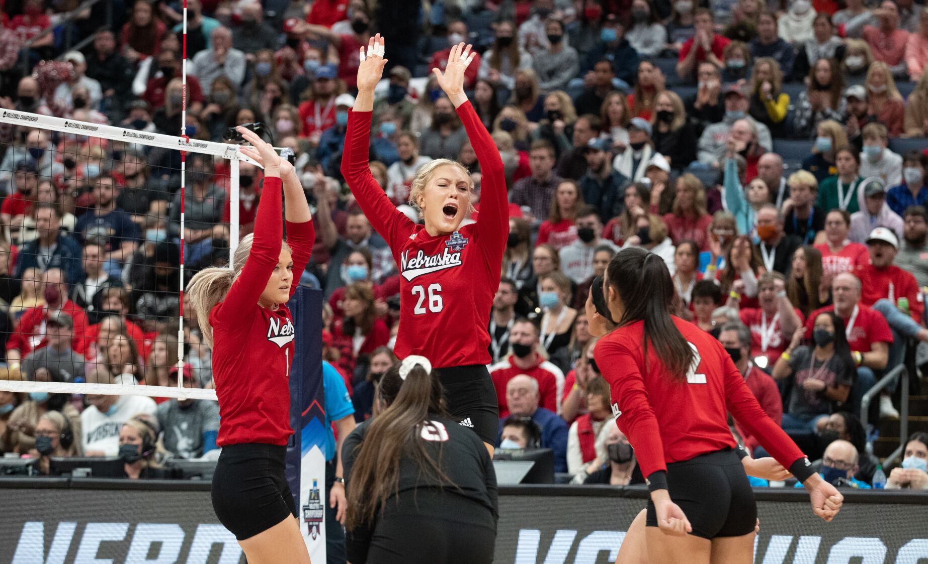 121921-owh-spo-nuvolley40.jpg